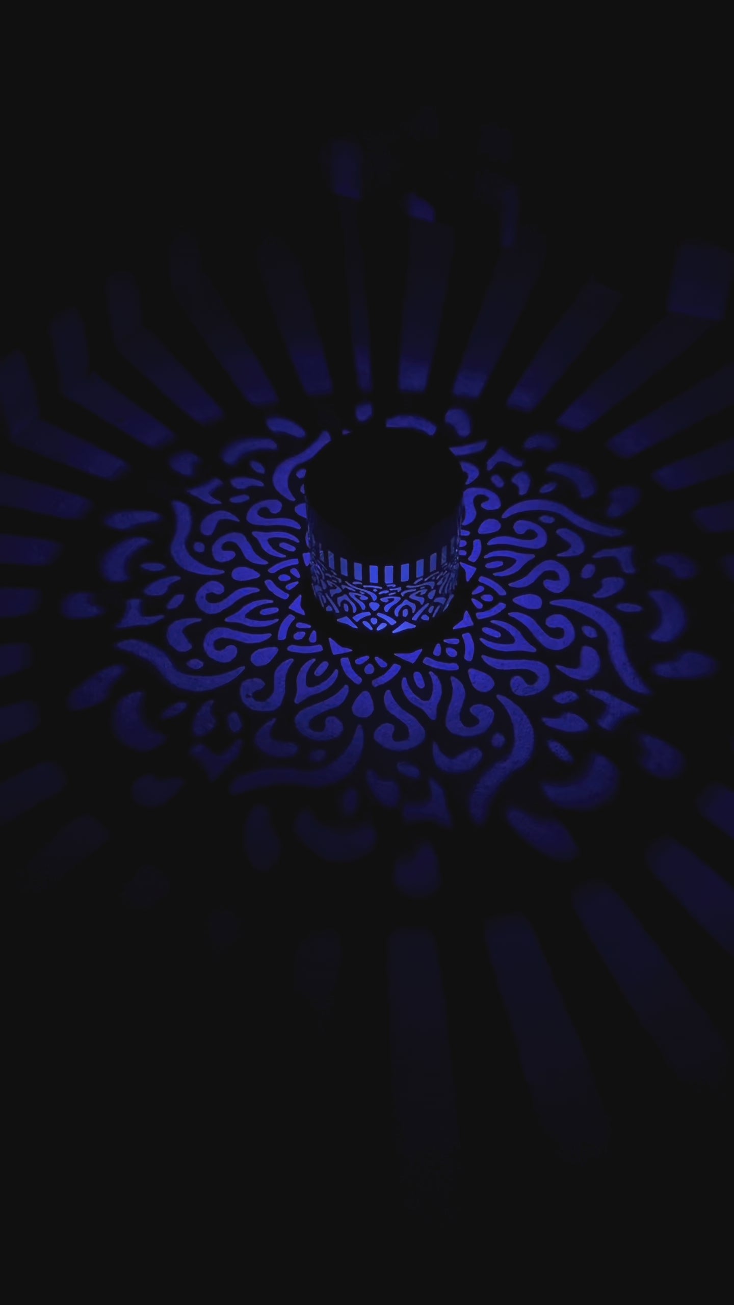 Outdoor LED Garden Wall Projector Solar Lights - Mandala Pattern Effect Lighting FoneFunShop